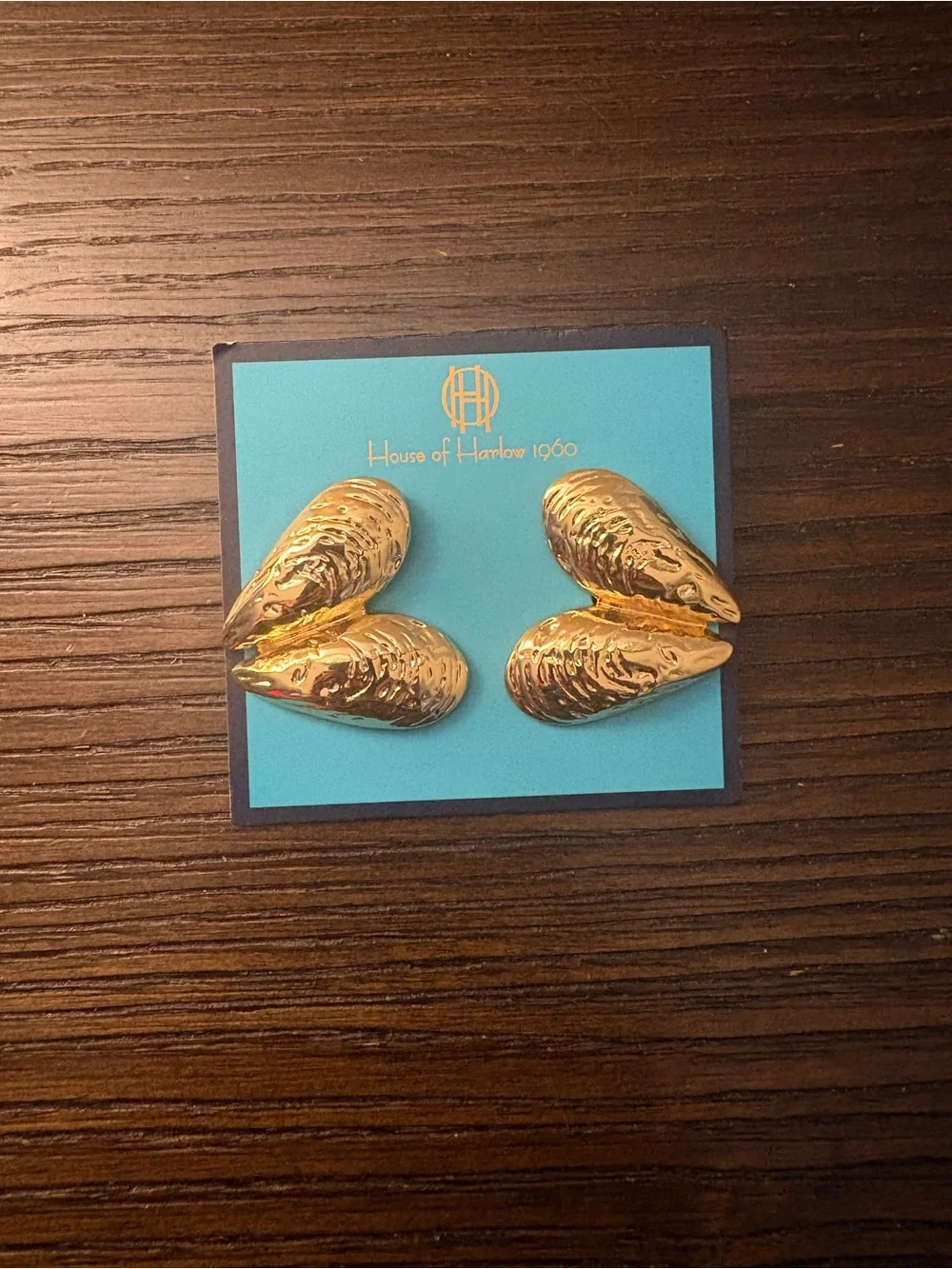 NEW House of Harlow 1960 Gold Shell Earrings
